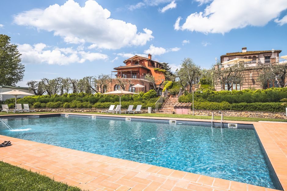 Luxury Villa in DLF Phase 3